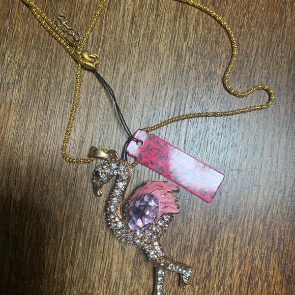 Betsey Johnson flamingo necklace - Picture 2 of 3